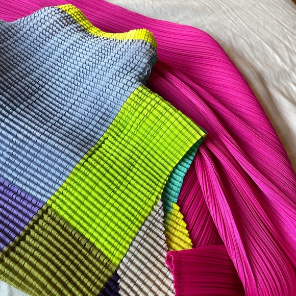 Issey Miyake Sleeveless Top NWT - Picture 8 of 10